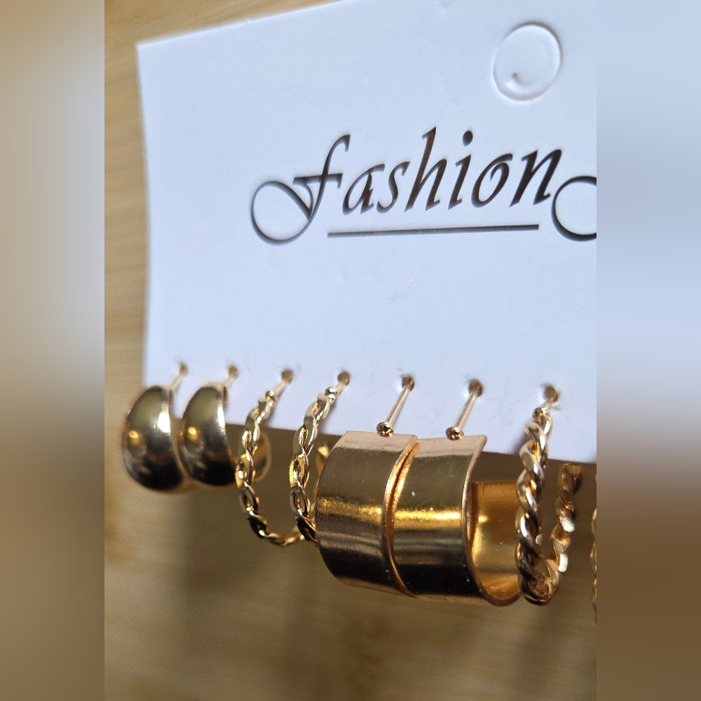 Gold Hoop Earrings Set